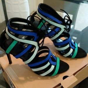 Zara pumps black/blue/green ankle tie heels (used)